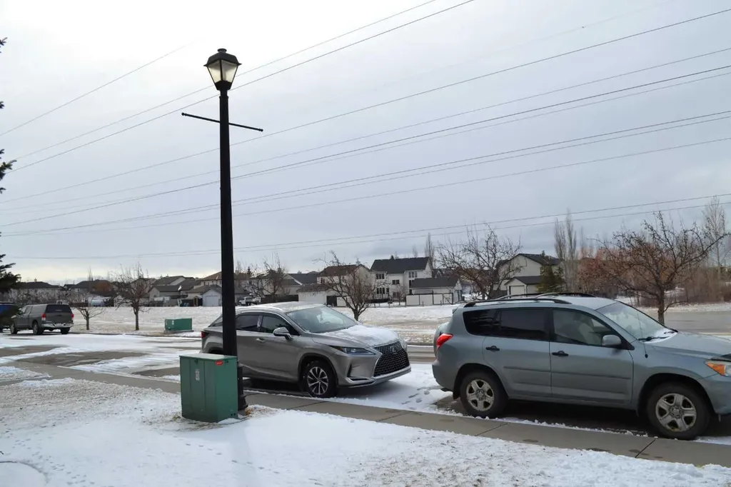 209 Lakeview Inlet Chestermere AB T1X 1P4