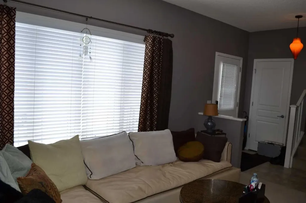 209 Lakeview Inlet Chestermere AB T1X 1P4