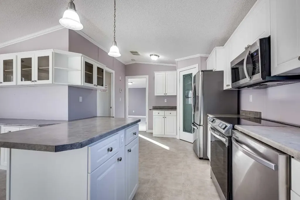 18 Mckay Place Blackfalds AB T4M 0H7