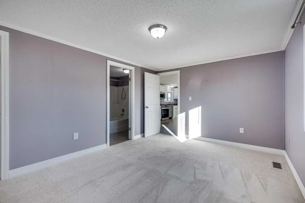 18 Mckay Place Blackfalds AB T4M 0H7
