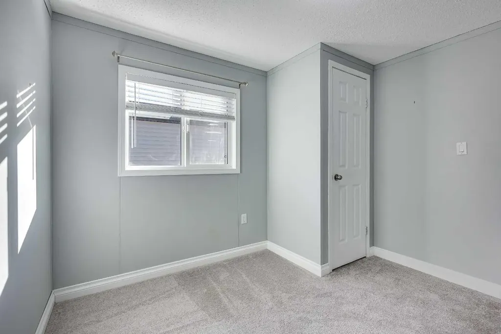 18 Mckay Place Blackfalds AB T4M 0H7