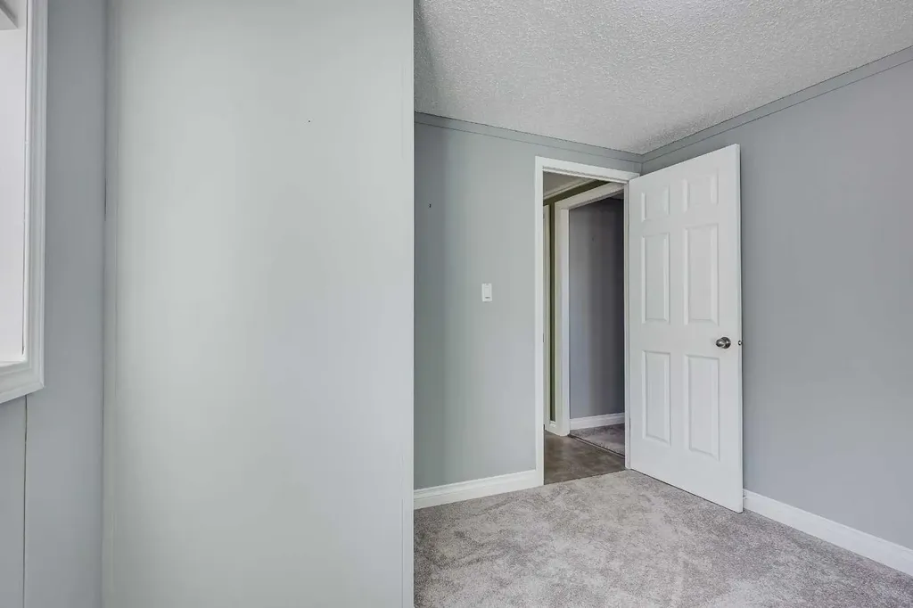 18 Mckay Place Blackfalds AB T4M 0H7