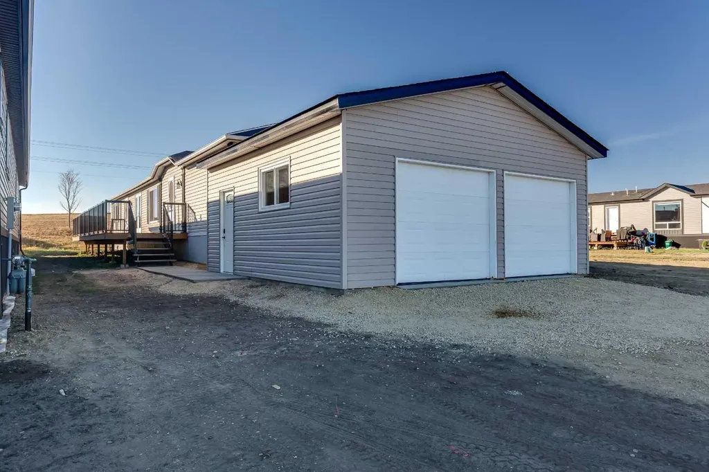 18 Mckay Place Blackfalds AB T4M 0H7