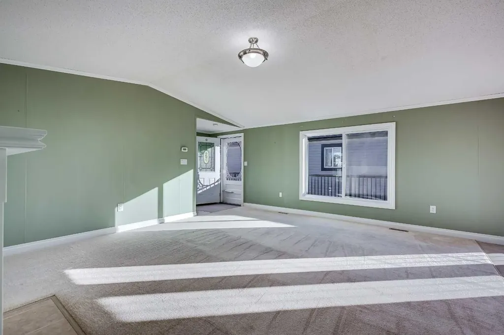 18 Mckay Place Blackfalds AB T4M 0H7