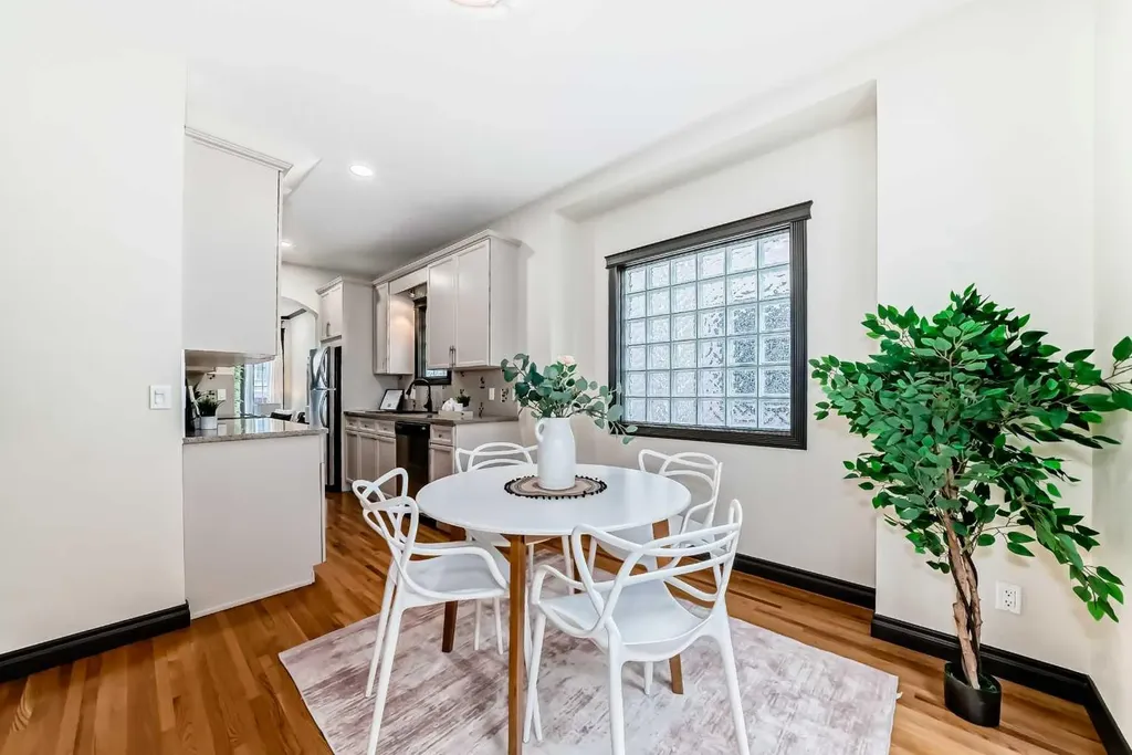1212 12 Street SW Calgary AB T3C 1A9