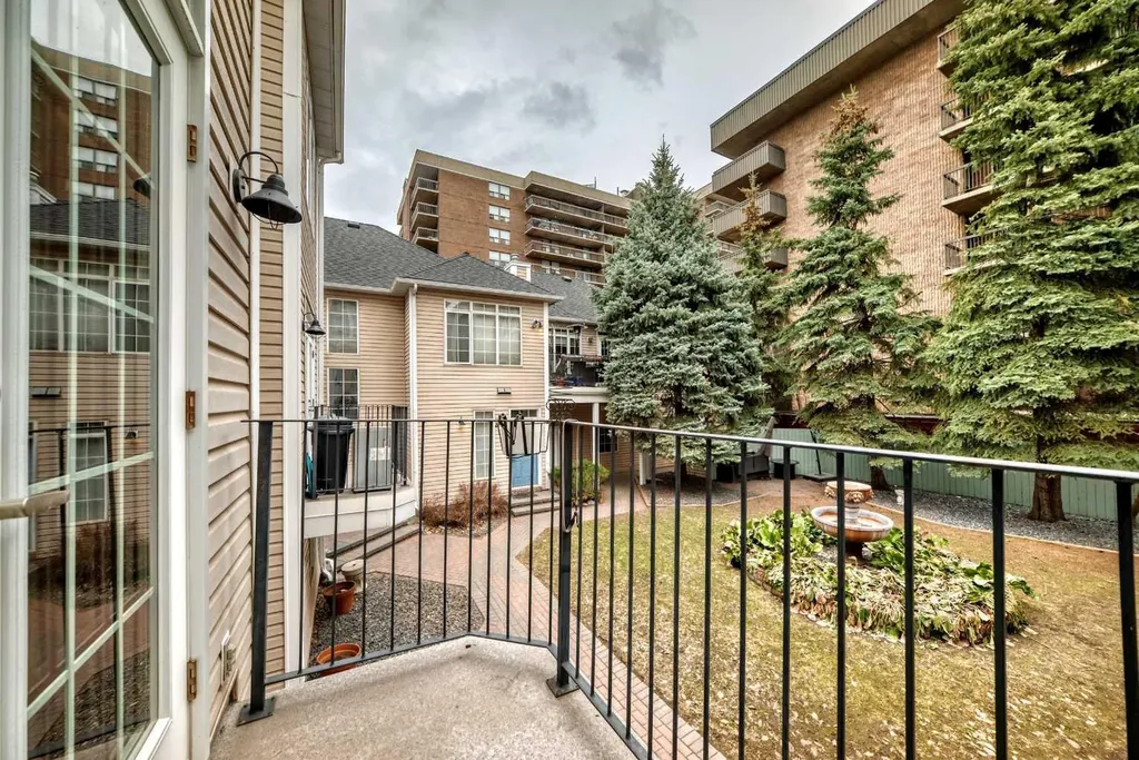 1212 12 Street SW Calgary AB T3C 1A9