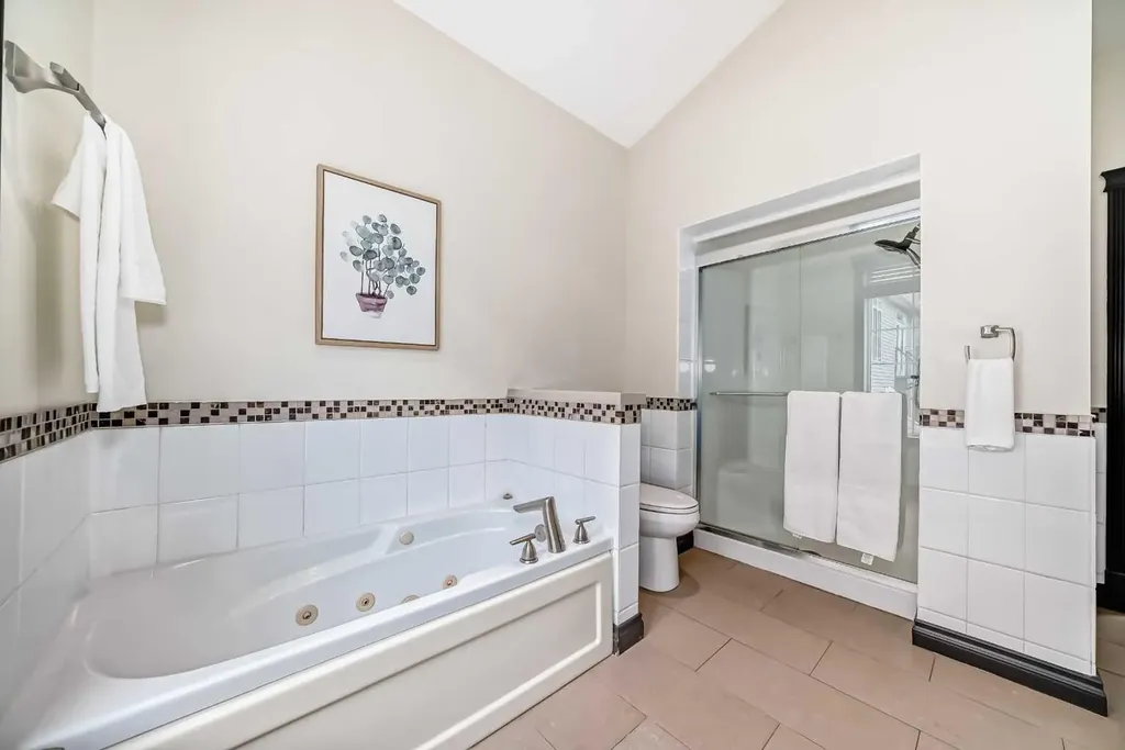 1212 12 Street SW Calgary AB T3C 1A9