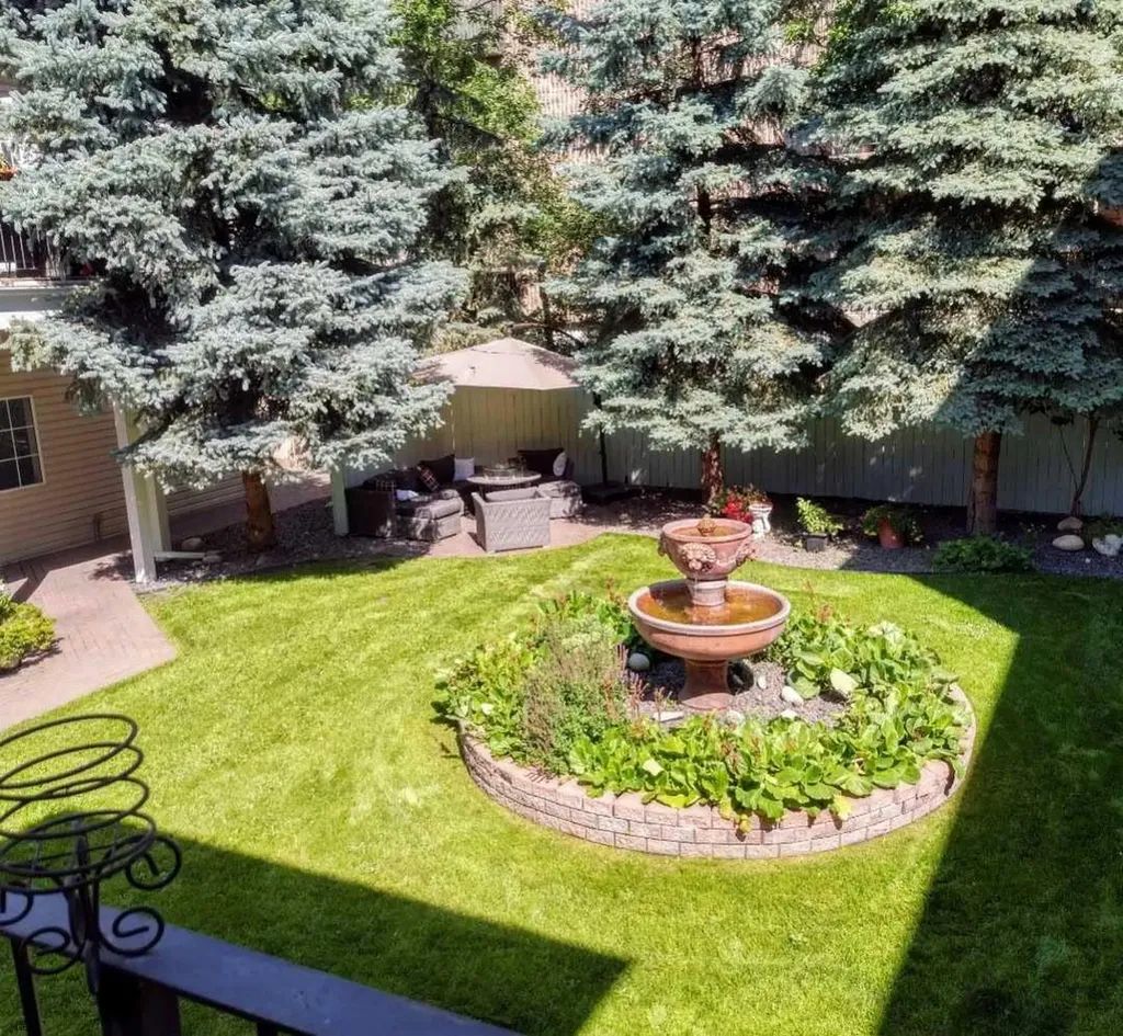 1212 12 Street SW Calgary AB T3C 1A9
