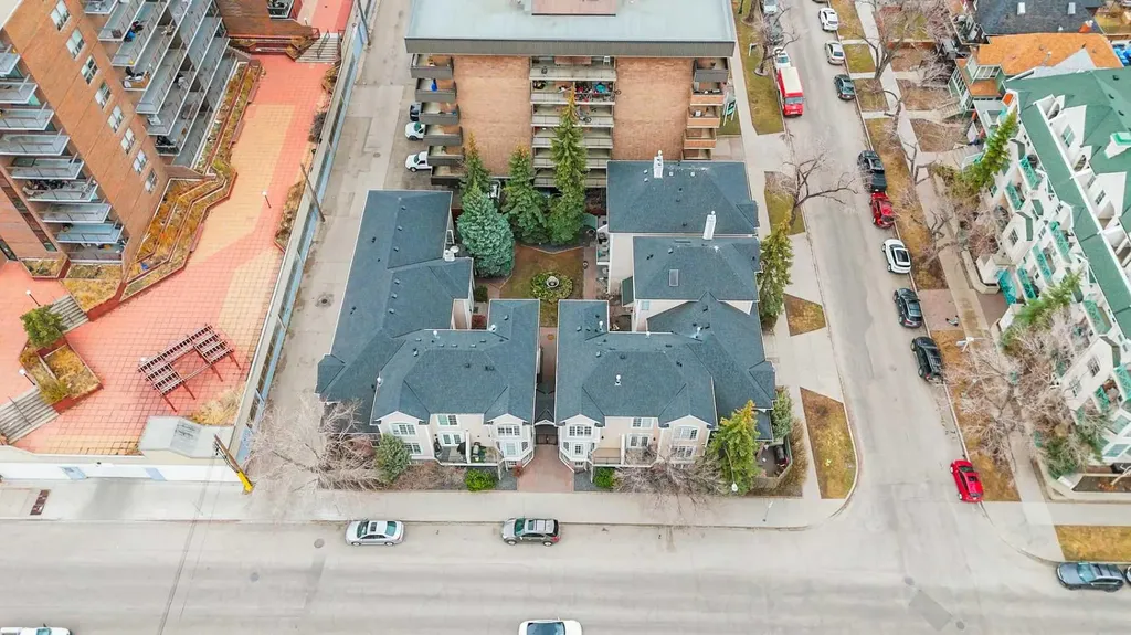 1212 12 Street SW Calgary AB T3C 1A9