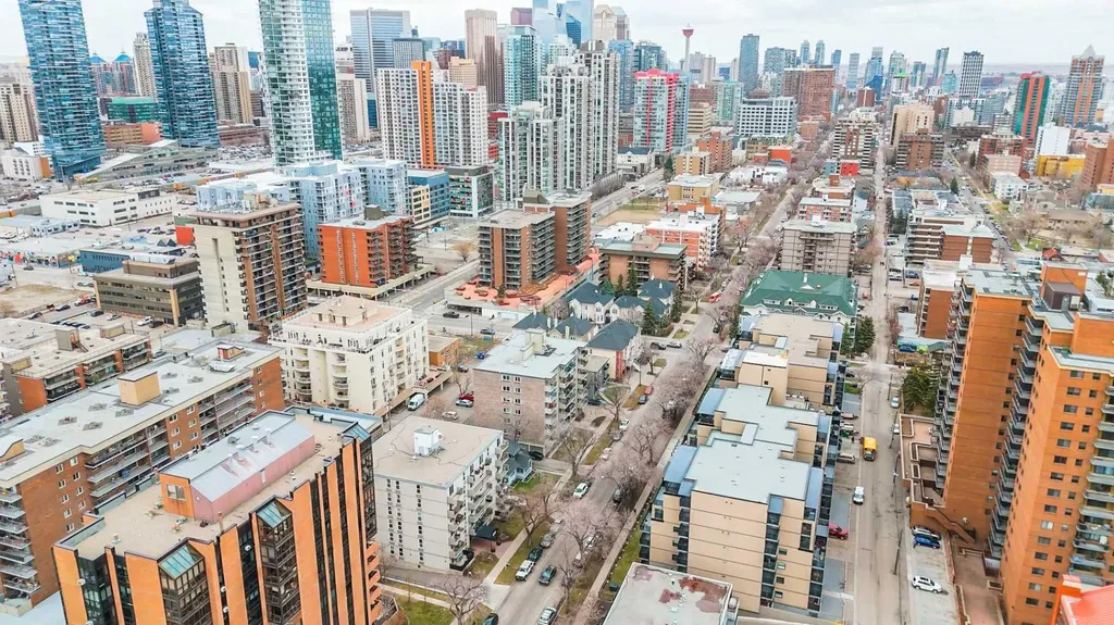 1212 12 Street SW Calgary AB T3C 1A9