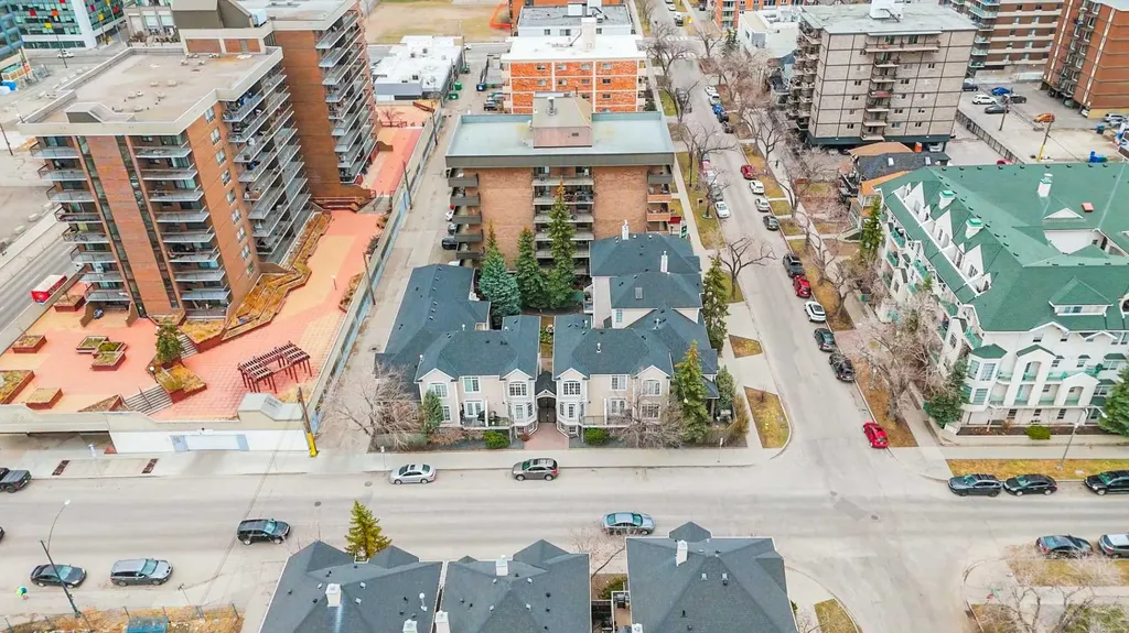 1212 12 Street SW Calgary AB T3C 1A9