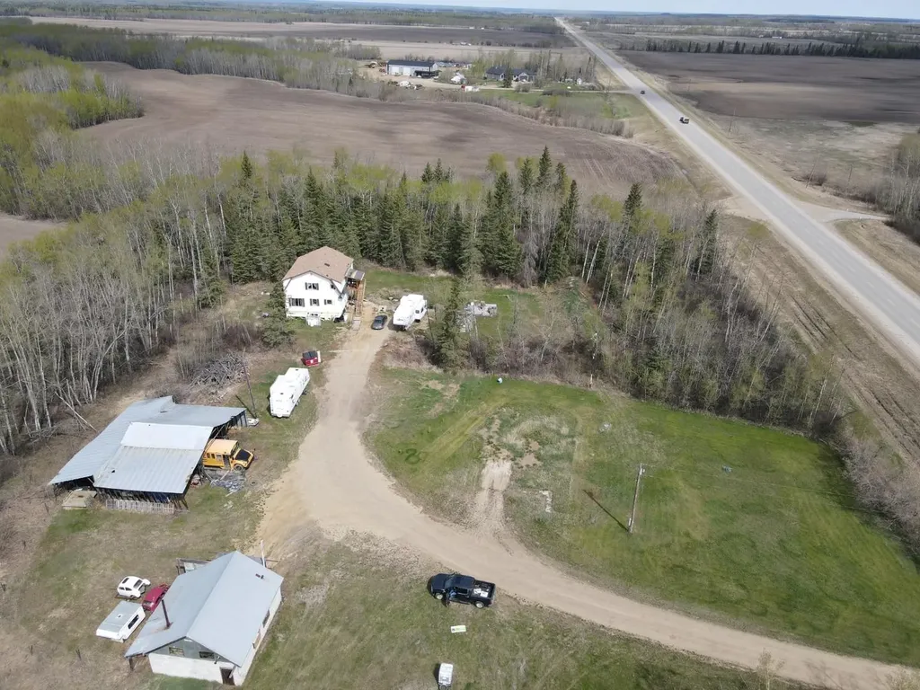 84434 Highway 688 Rural Northern Sunrise County AB T8S 1S4