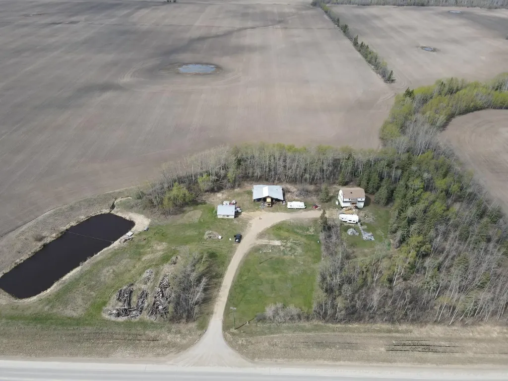 84434 Highway 688 Rural Northern Sunrise County AB T8S 1S4