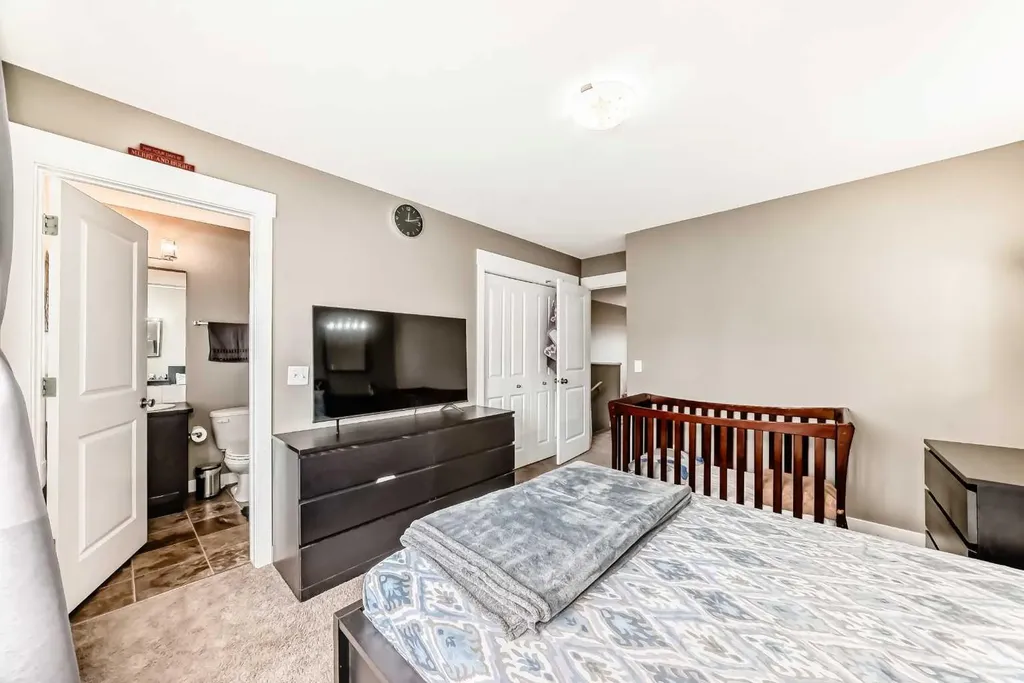 176 Cascades Passage Chestermere AB T1X0K8