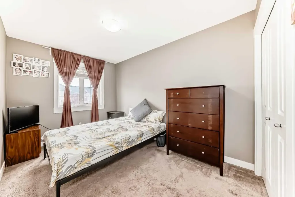 176 Cascades Passage Chestermere AB T1X0K8