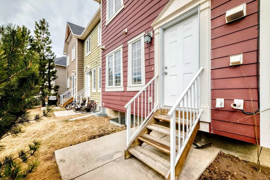 176 Cascades Passage Chestermere AB T1X0K8