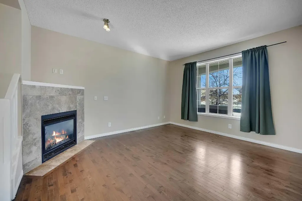 1833 New Brighton Drive SE Calgary AB T2Z 4N8
