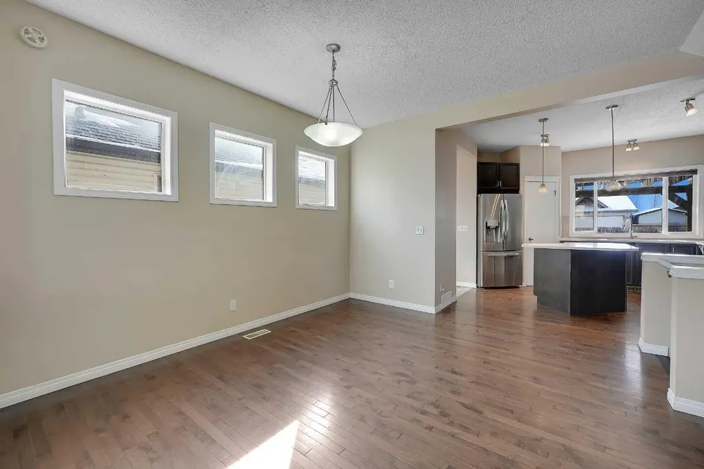1833 New Brighton Drive SW Calgary AB T2Z 4N8