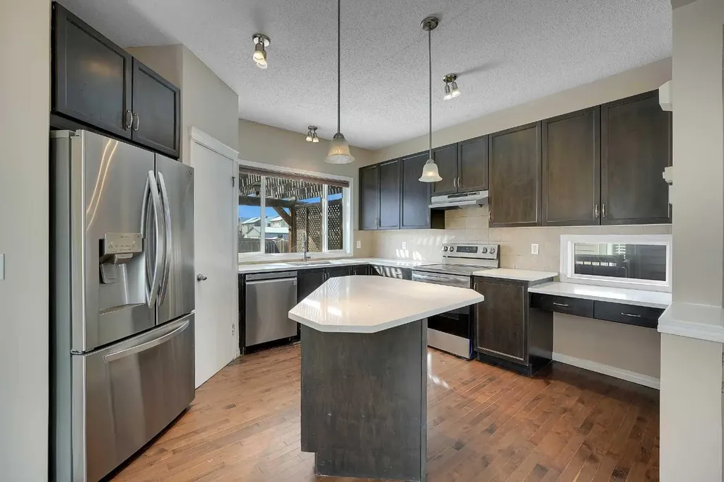 1833 New Brighton Drive SE Calgary AB T2Z 4N8