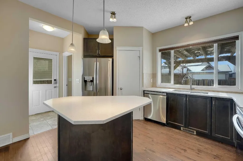 1833 New Brighton Drive SE Calgary AB T2Z 4N8