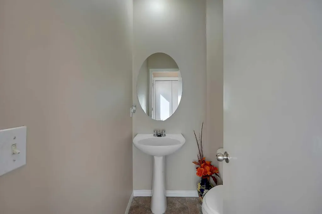 1833 New Brighton Drive SW Calgary AB T2Z 4N8
