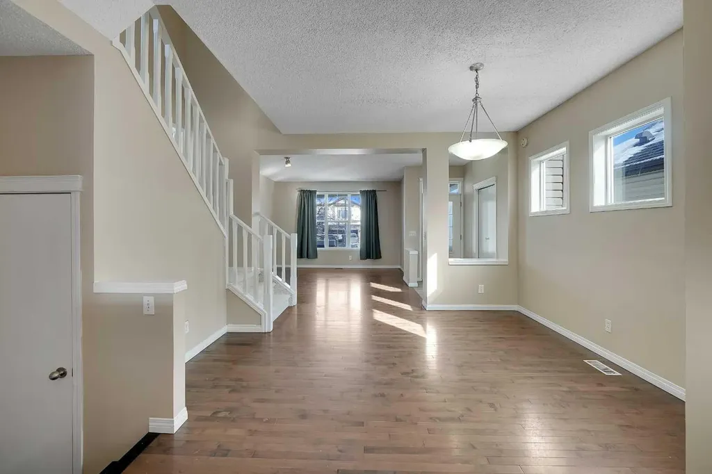 1833 New Brighton Drive SE Calgary AB T2Z 4N8