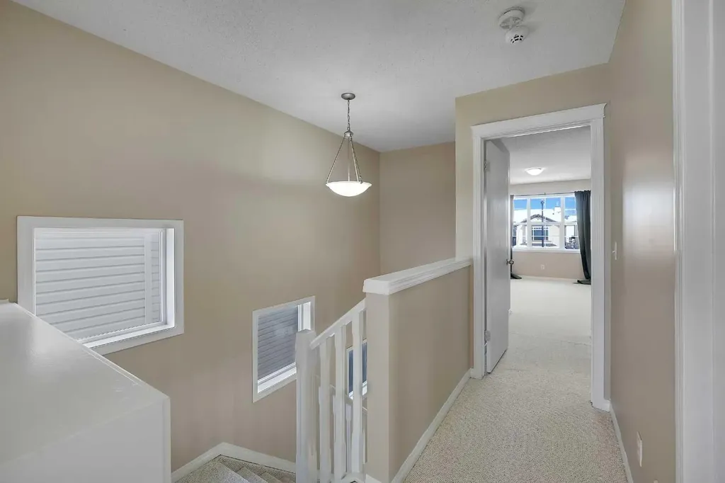 1833 New Brighton Drive SW Calgary AB T2Z 4N8