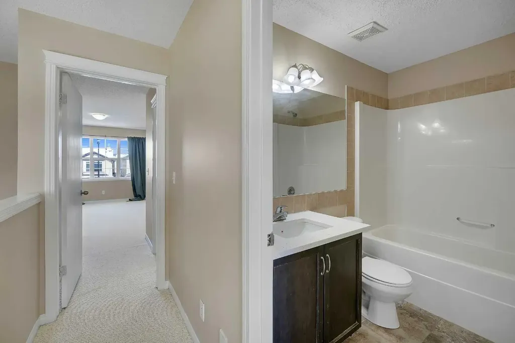 1833 New Brighton Drive SE Calgary AB T2Z 4N8
