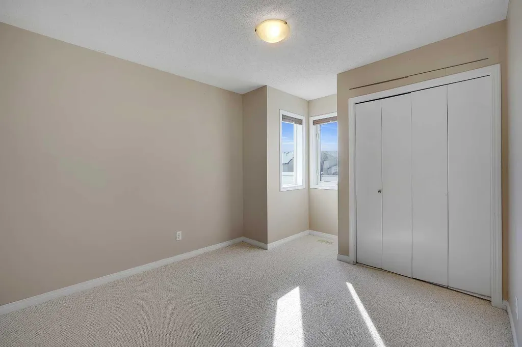 1833 New Brighton Drive SE Calgary AB T2Z 4N8