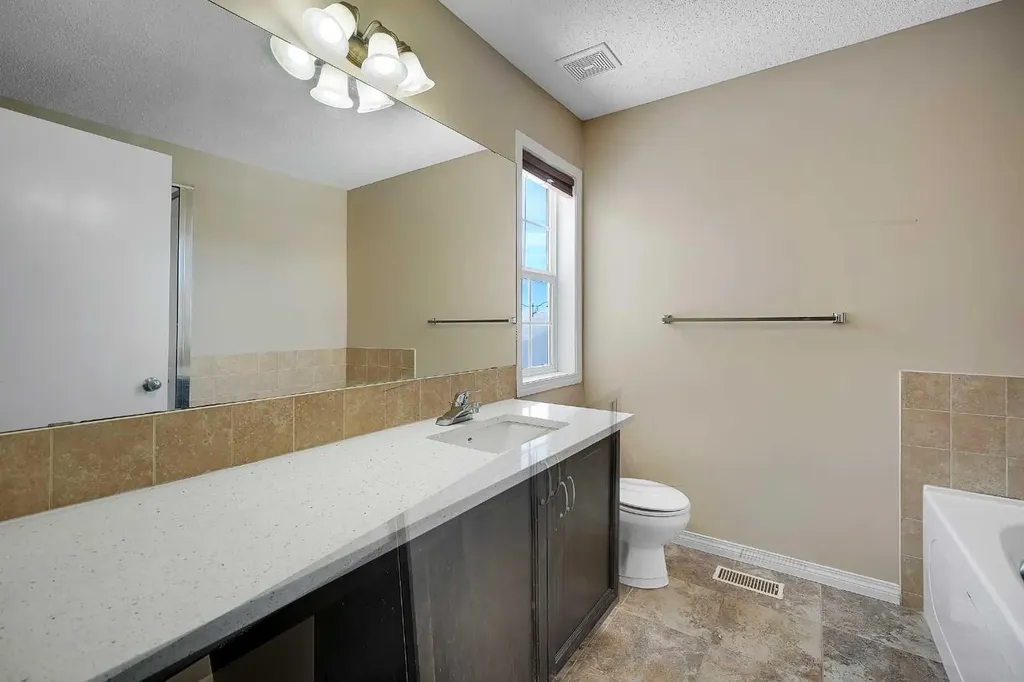 1833 New Brighton Drive SW Calgary AB T2Z 4N8