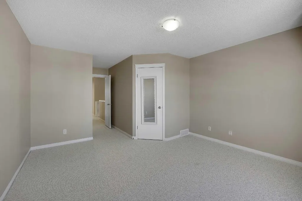 1833 New Brighton Drive SE Calgary AB T2Z 4N8