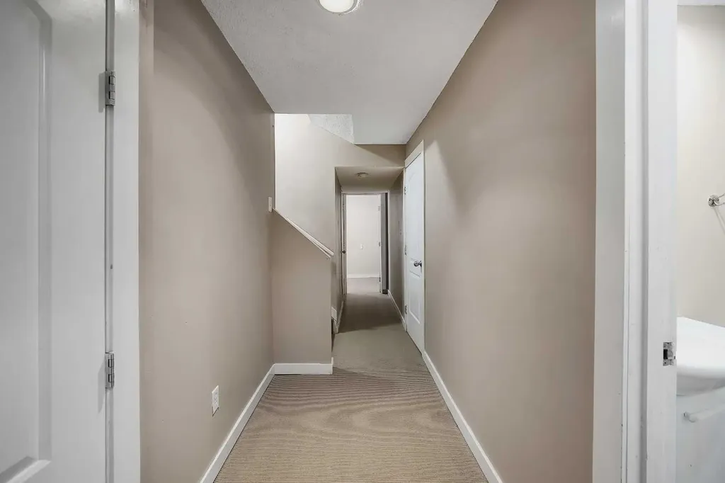 1833 New Brighton Drive SW Calgary AB T2Z 4N8
