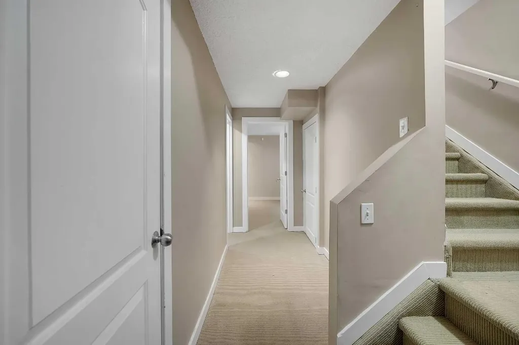 1833 New Brighton Drive SW Calgary AB T2Z 4N8