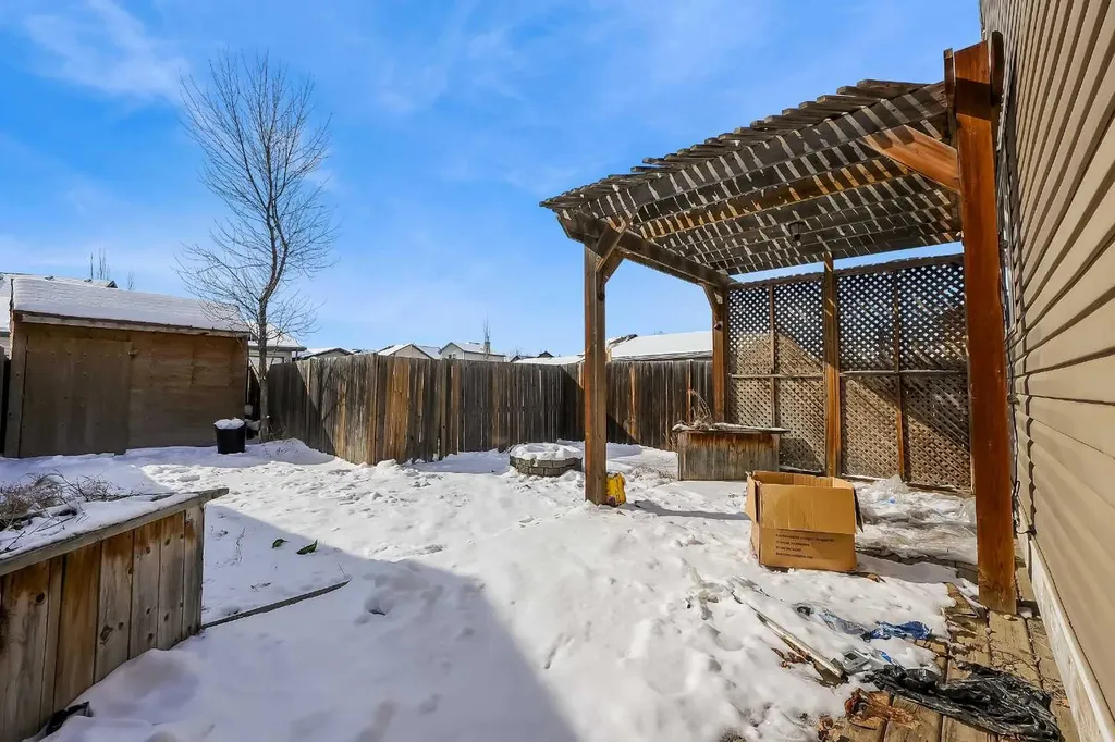 1833 New Brighton Drive SW Calgary AB T2Z 4N8