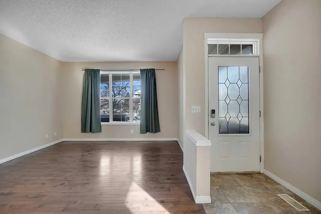 1833 New Brighton Drive SW Calgary AB T2Z 4N8