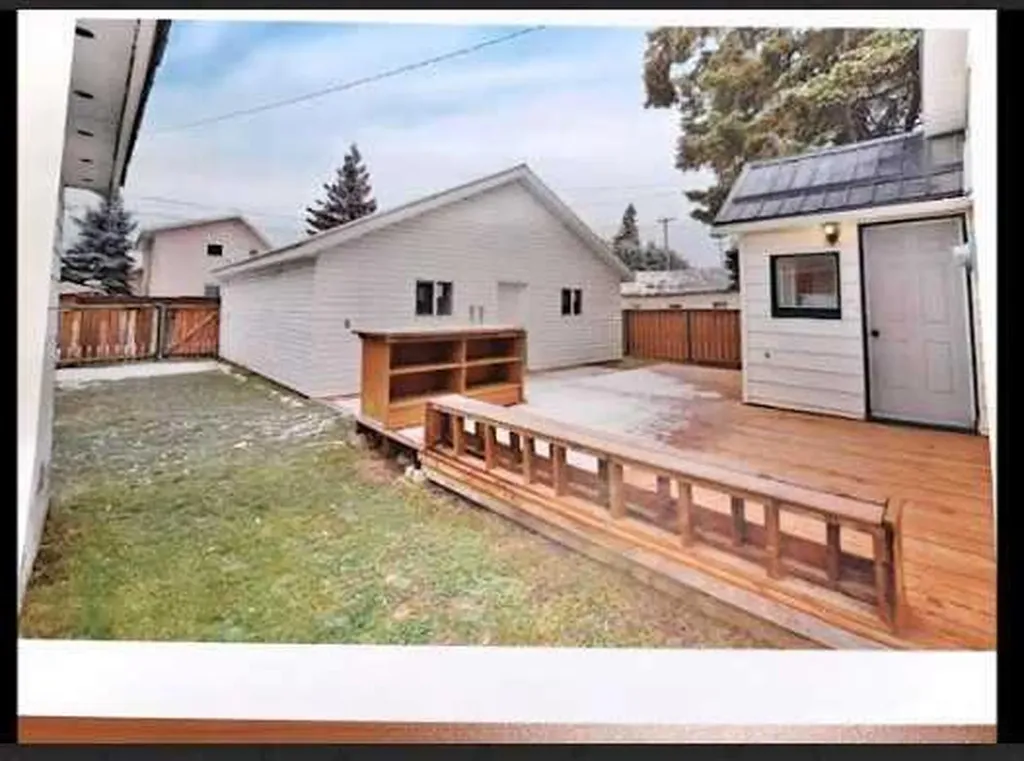 4915 52 Avenue Eckville AB T0M 0X0