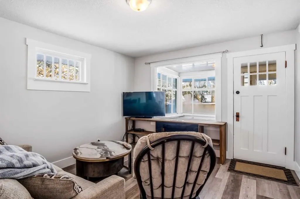4915 52 Avenue Eckville AB T0M 0X0