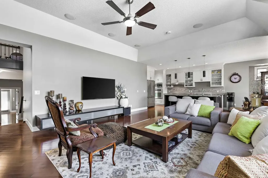 22 Wendham Place SW Calgary AB T3H 0R6