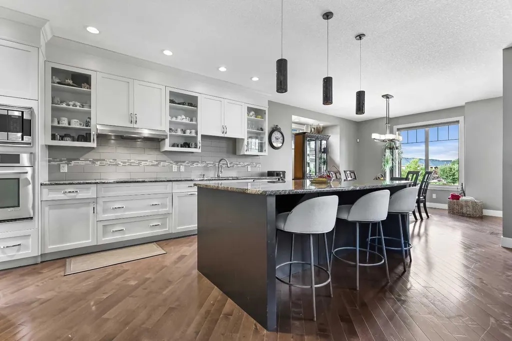 22 Wendham Place SW Calgary AB T3H 0R6
