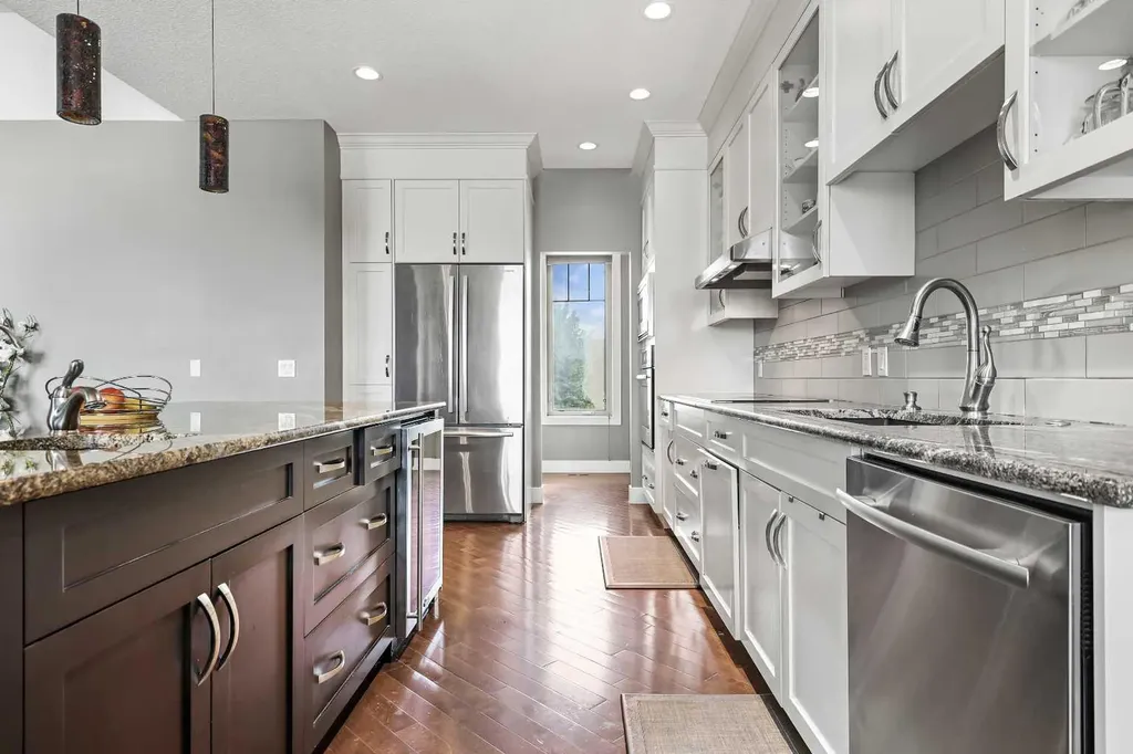 22 Wendham Place SW Calgary AB T3H 0R6