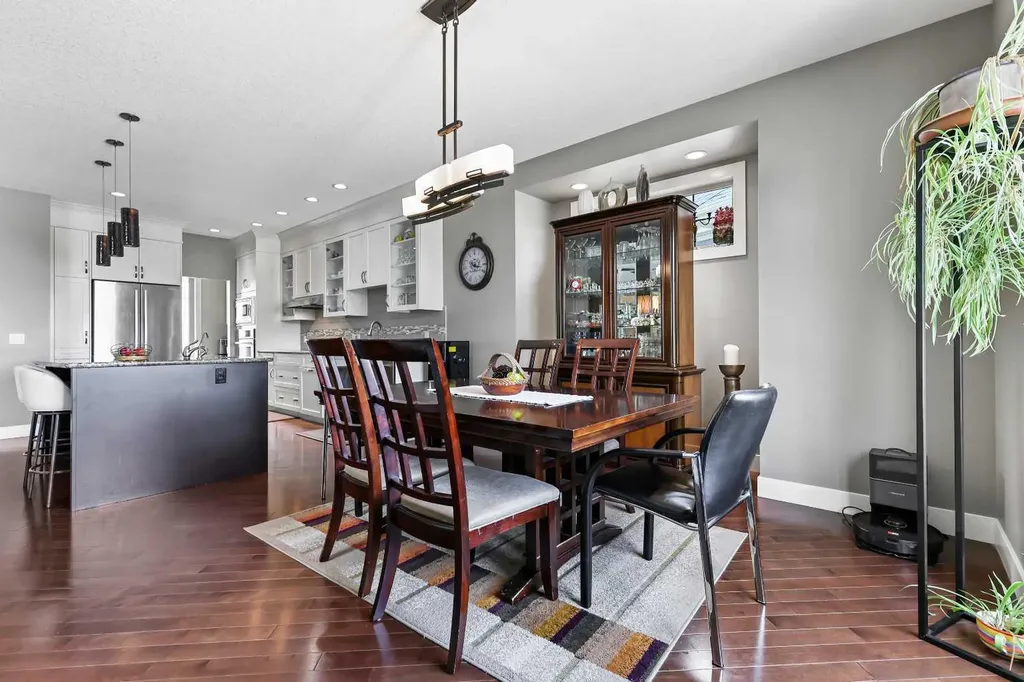 22 Wendham Place SW Calgary AB T3H 0R6