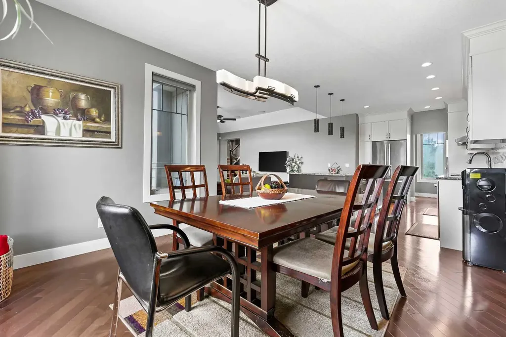 22 Wendham Place SW Calgary AB T3H 0R6