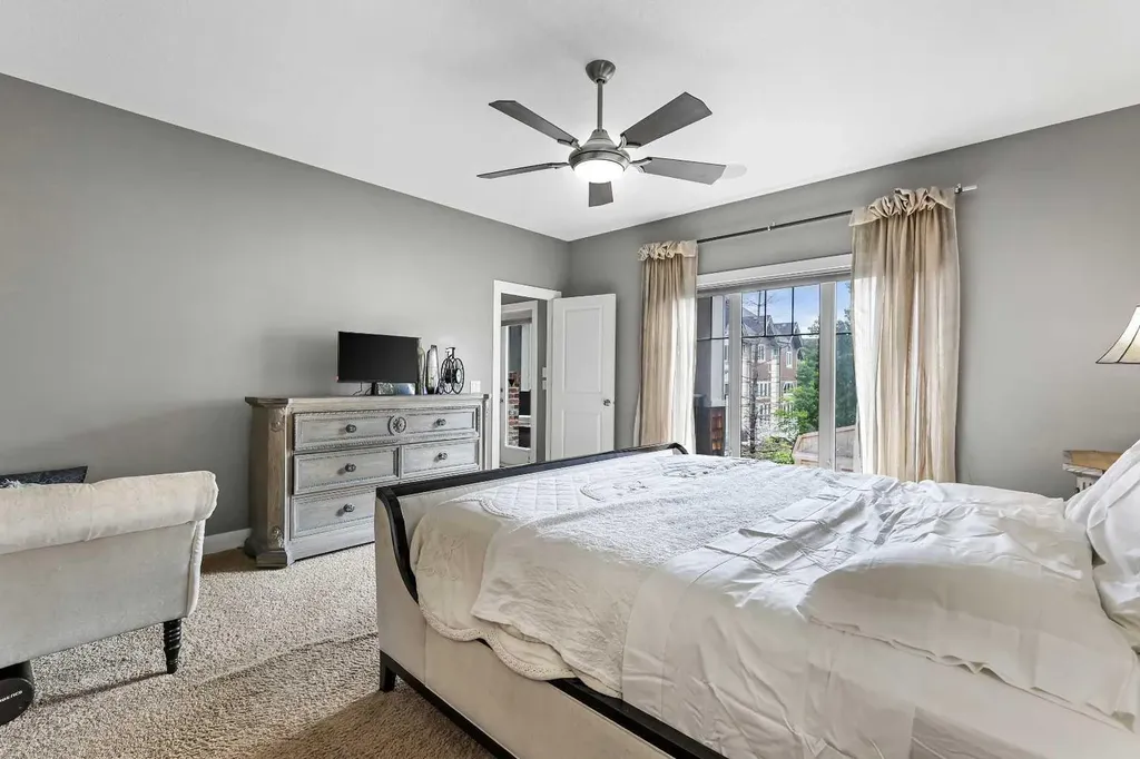 22 Wendham Place SW Calgary AB T3H 0R6