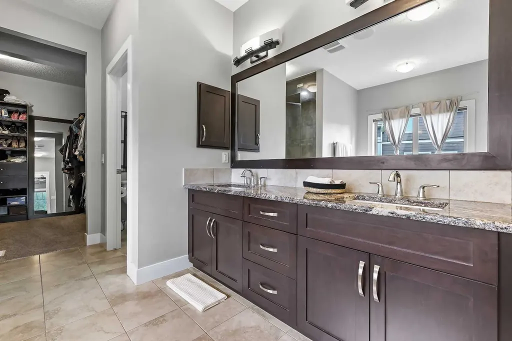 22 Wendham Place SW Calgary AB T3H 0R6