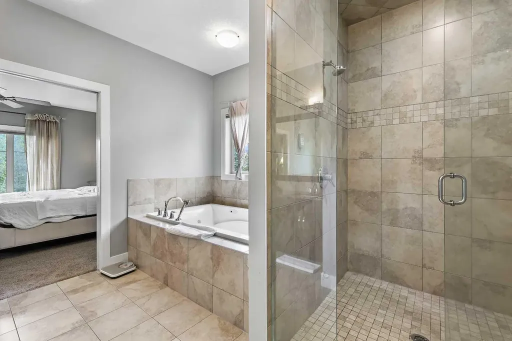 22 Wendham Place SW Calgary AB T3H 0R6