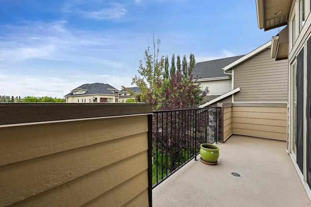 22 Wendham Place SW Calgary AB T3H 0R6