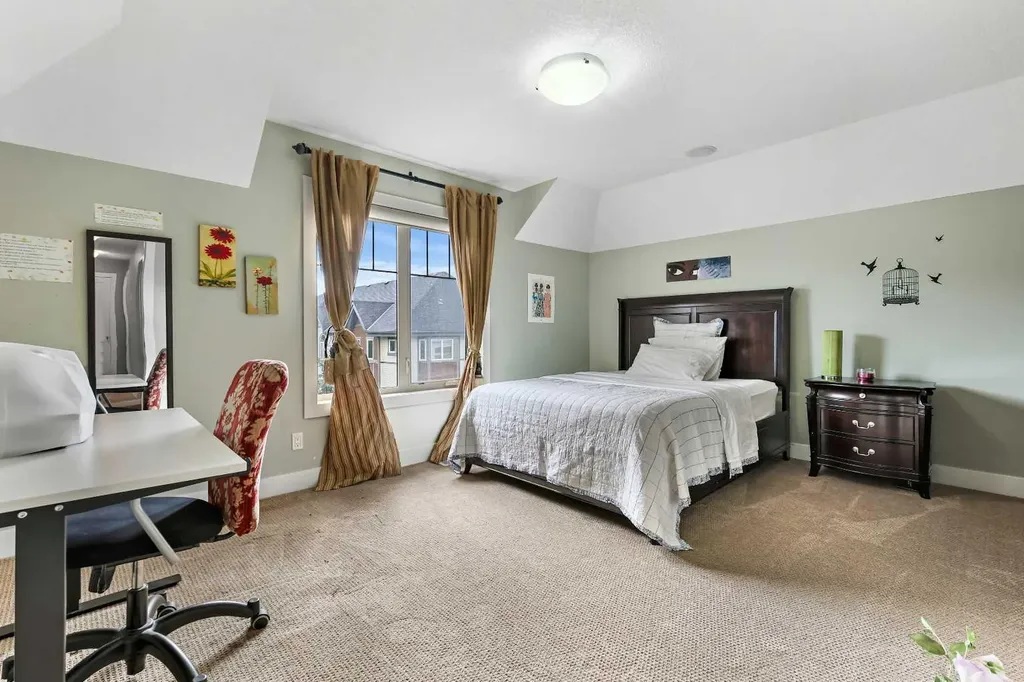 22 Wendham Place SW Calgary AB T3H 0R6