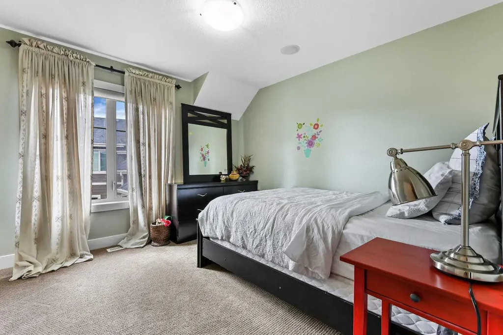 22 Wendham Place SW Calgary AB T3H 0R6
