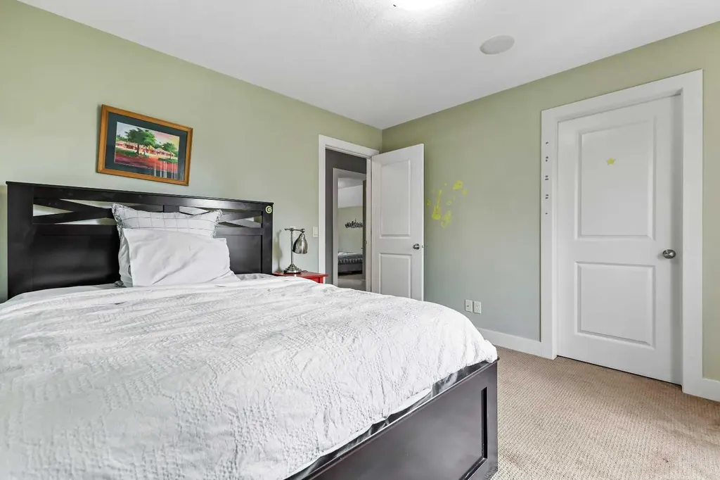 22 Wendham Place SW Calgary AB T3H 0R6