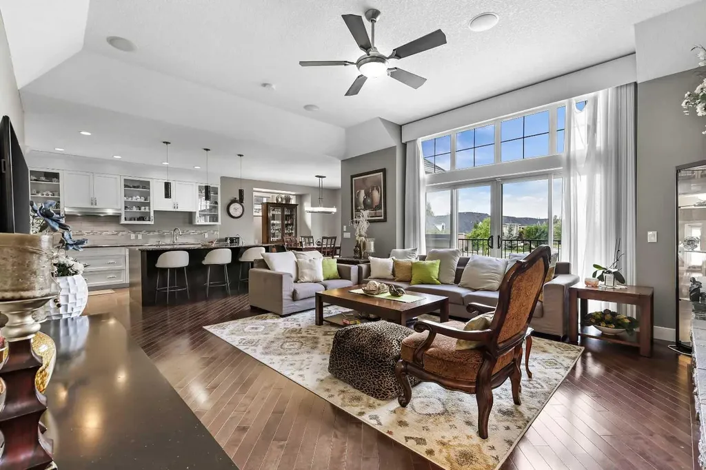 22 Wendham Place SW Calgary AB T3H 0R6